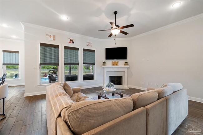 Building Photo - 4807 Foxtail Palm Dr