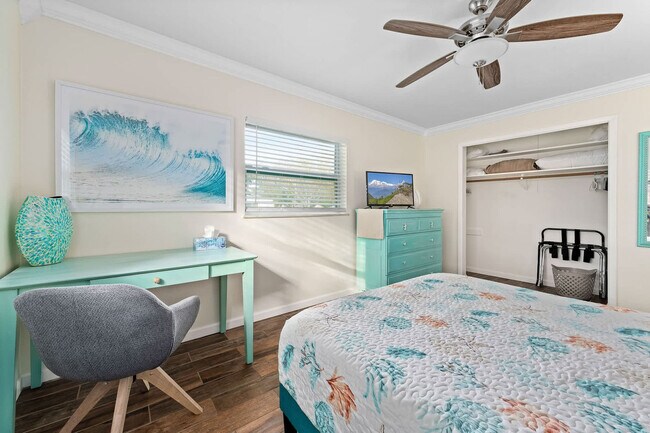 Building Photo - 1341 Bayview Dr