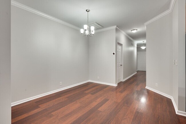 Building Photo - 902 Catlow Ct