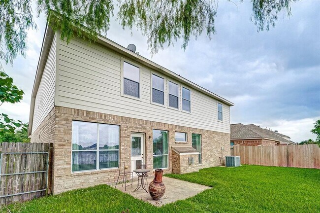 Building Photo - 15131 Live Oak Bend Way