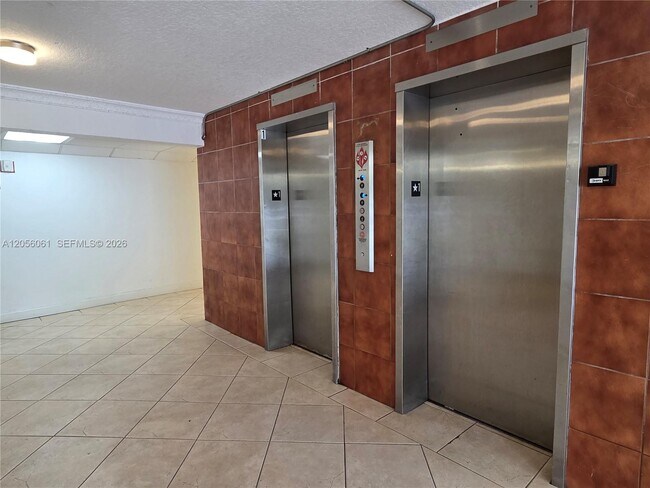 Building Photo - 9001 SW 77th Ave