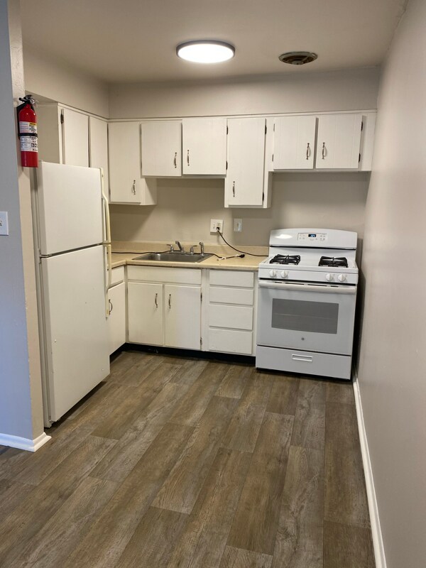 Building Photo - 1615 Bonwood Rd