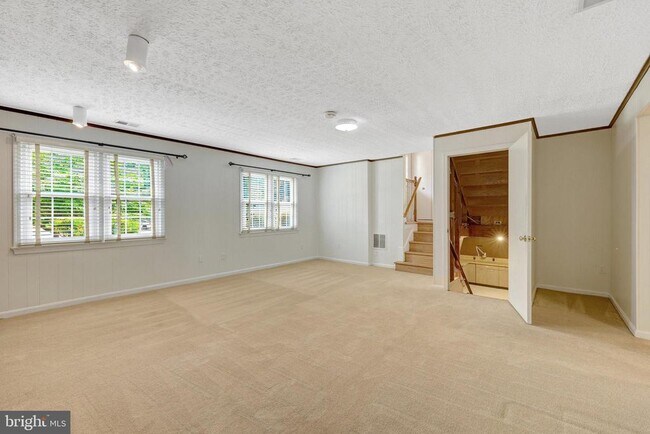 Building Photo - 615 Kearney Ct SW