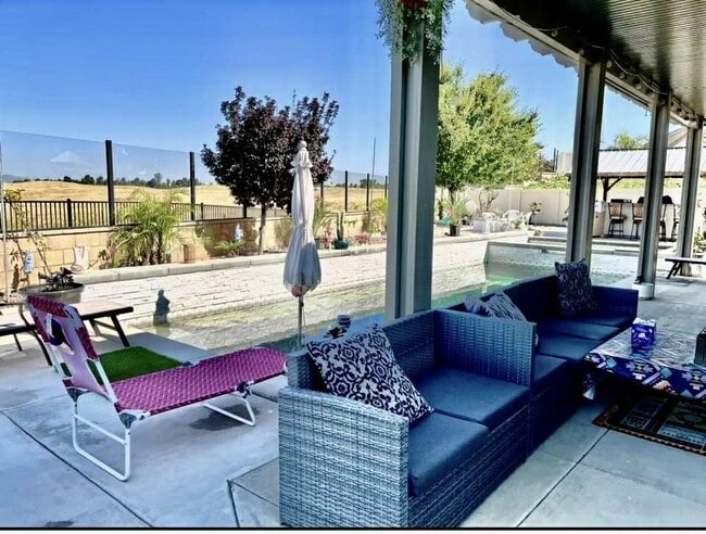 Building Photo - 31509 Tuberose Rd