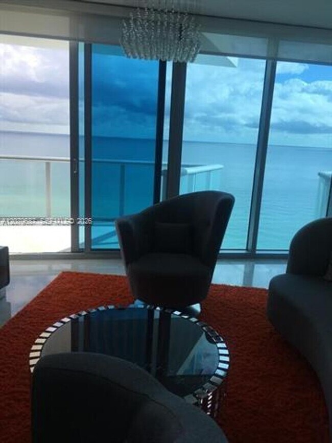 Building Photo - 17001 Collins Ave