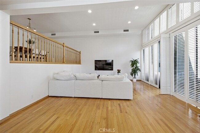 Building Photo - 5305 White Oak Ave