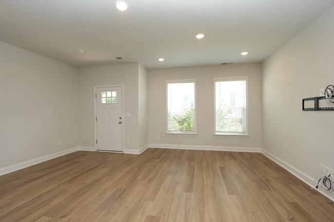 Building Photo - 5012 Calvine Ml Wy