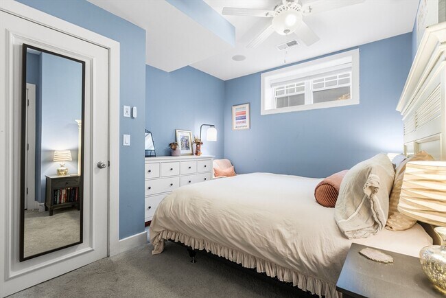 Building Photo - 170 W Fifth St