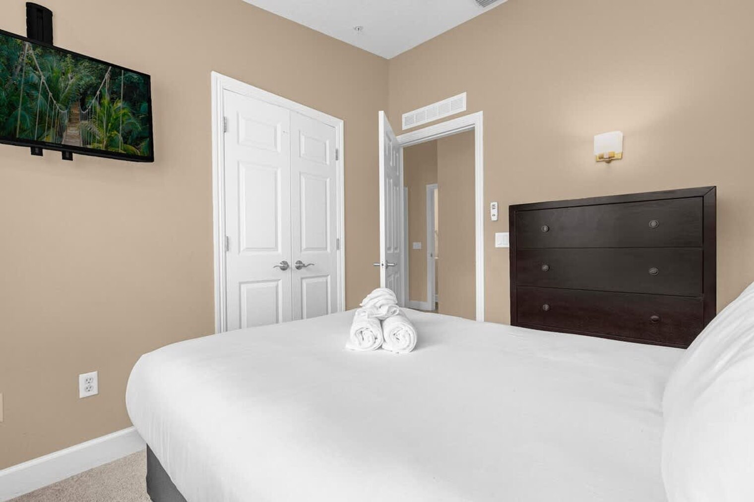 Building Photo - 14545 Damai Ln