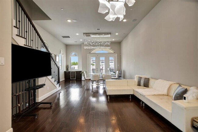 Building Photo - 4015 Lillian St