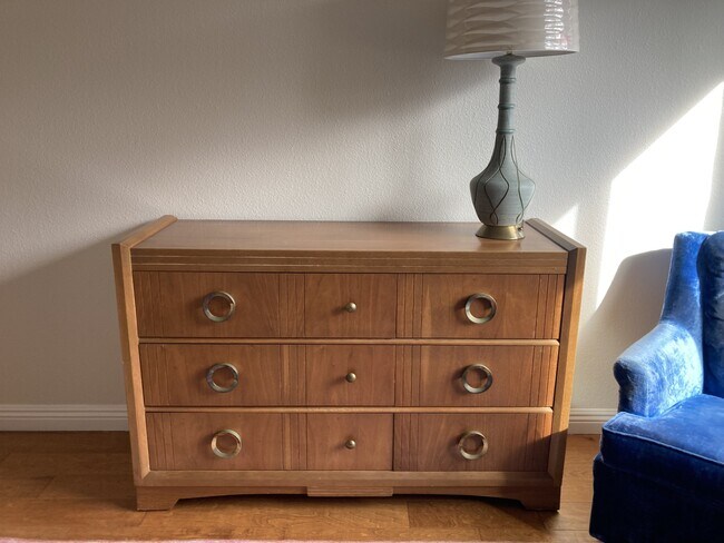 Building Photo - 1115 Creekside Way