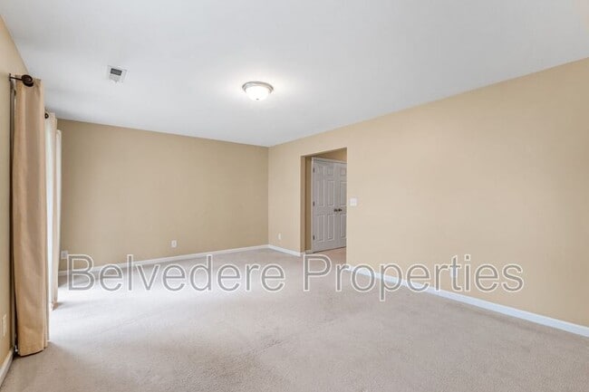 Building Photo - 39 Ackland Dr