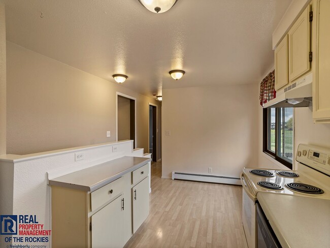 Building Photo - Charming 3-Bedroom Home on 2 Acres with Fr...