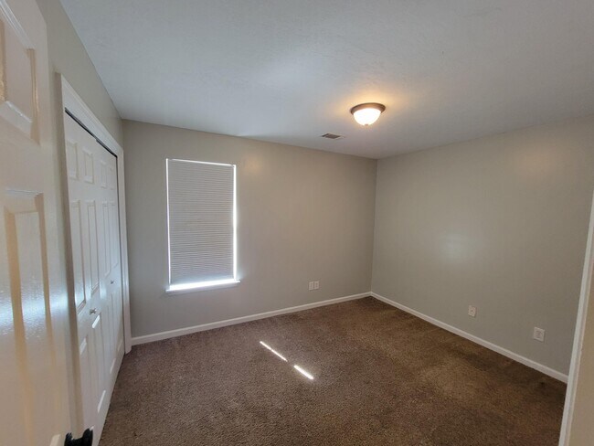 Building Photo - 1500 Cedar Hill Trail