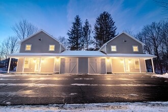 Building Photo - 10 Cottage St