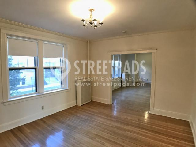 Building Photo - 3 bedroom in Brookline MA 02446