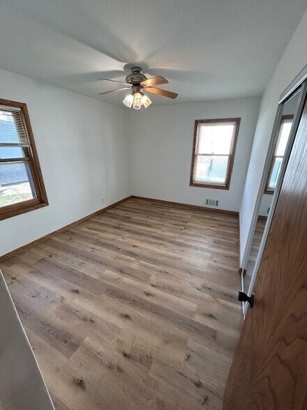 Building Photo - 4748 4th Ave S