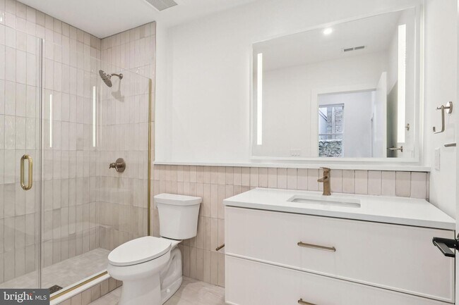 Building Photo - 30 W Allens Ln