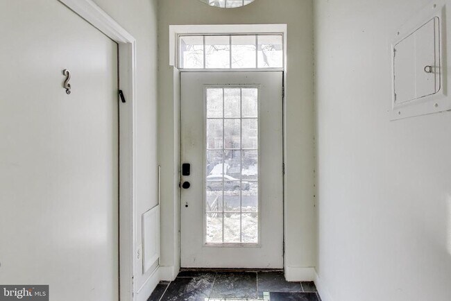 Building Photo - 1129 Columbia Rd NW