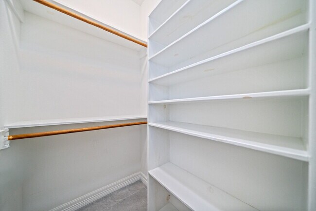 Building Photo - 3922 Pennine Way