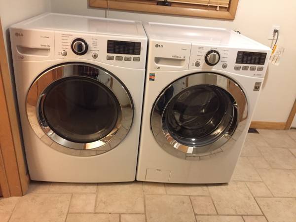 Building Photo - Beautiful Country Club area home available...