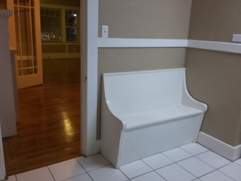 Building Photo - 2316 Brooks Ave