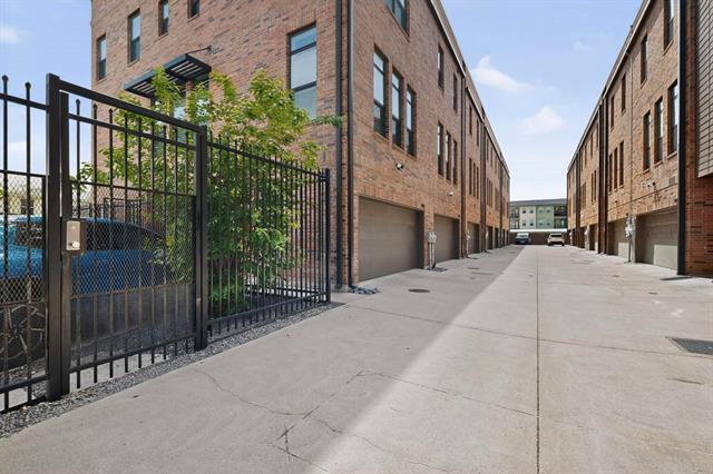 Building Photo - 4920 Lexington Ct