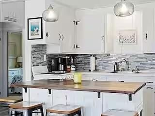 Building Photo - 10 Stanton Ave