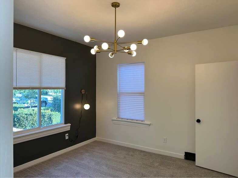 Building Photo - 2843 Grant Ave