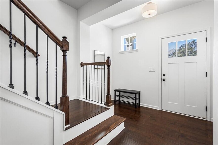 Building Photo - 869 Venture Way