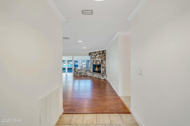 Building Photo - 205 Sunset Ln