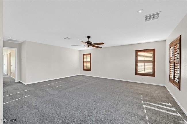 Building Photo - 65 Pangloss St