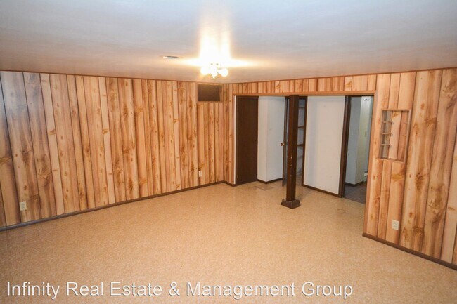 Building Photo - 3 br, 1.5 bath House - 1106 9th Ave SW