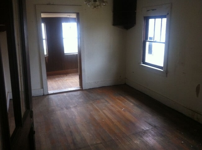 Building Photo - Coming Soon! - 2-bedroom home - No Permit Needed! - $390 MONTH / $500 DOWN