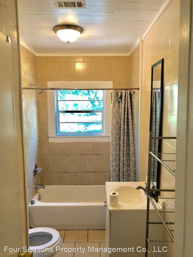 Building Photo - 2 br, 1 bath House - 2319 20th Avenue