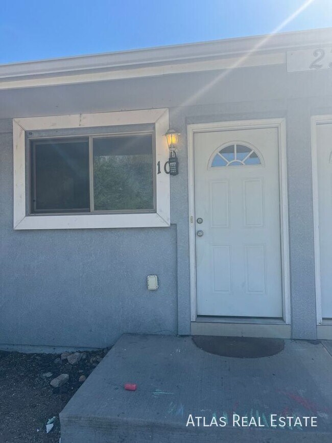 Building Photo - 236 W Iowa Ave