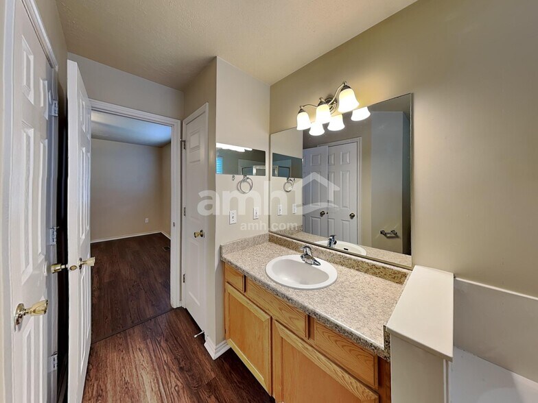 Building Photo - 3753 S 3760 W