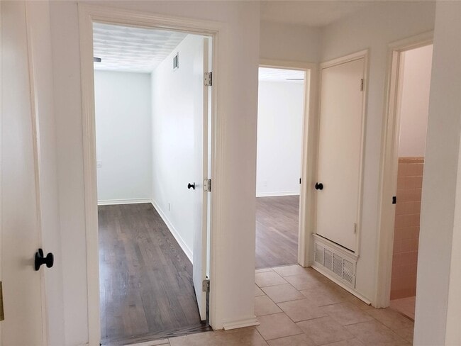 Building Photo - 11038 Wyatt St