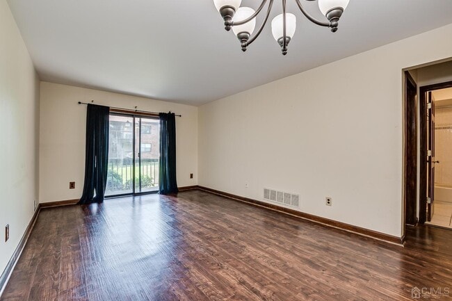 Building Photo - 135 Beverly Hl Ter