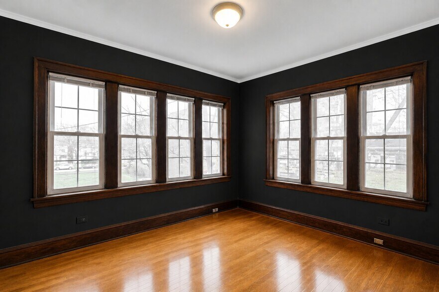 Building Photo - 727 Dobson St