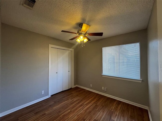 Building Photo - 5916 Cherry Loop