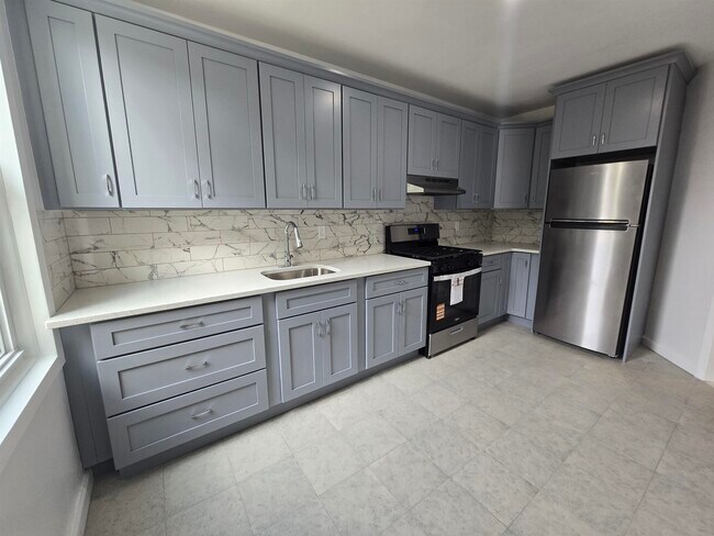 Primary Photo - 6027 Monroe Pl