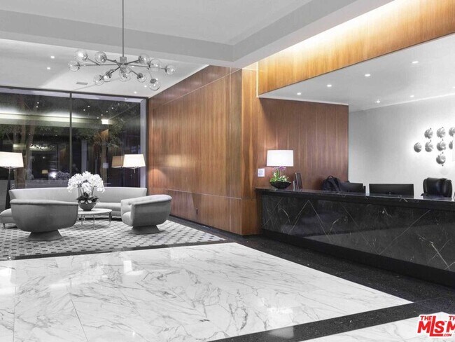 Building Photo - 1100 Alta Loma Rd