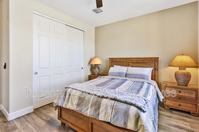 Building Photo - 30737 S Osprey Dr