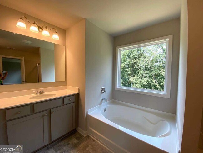 Building Photo - 144 Valimar Dr