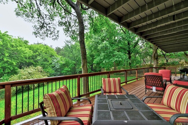 Building Photo - 11313 Menodora Dr