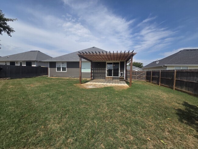 Building Photo - 2622 W Brook Ridge St