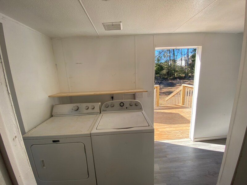 Building Photo - 313 Amy St