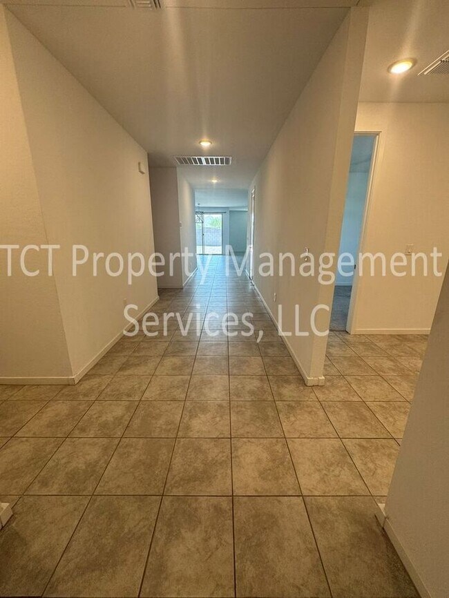 Building Photo - Beautifully Updated San Tan Groves Home