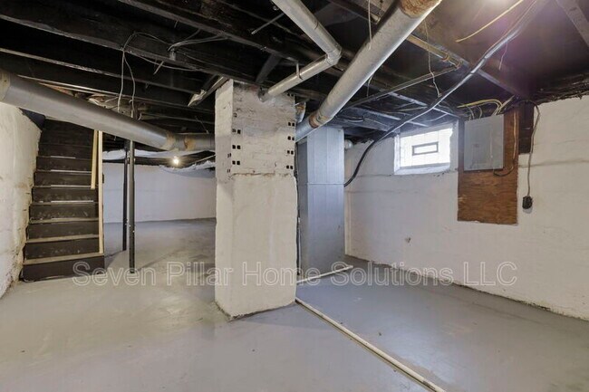 Building Photo - 1544 Granville St